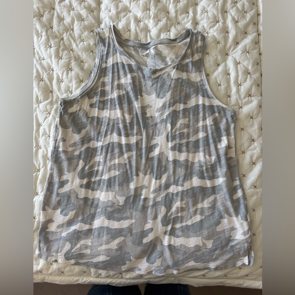 Old Navy Gray and Cream Camouflage Tank